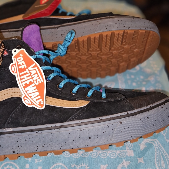 Vans Never worn size 12. - Picture 5 of 6